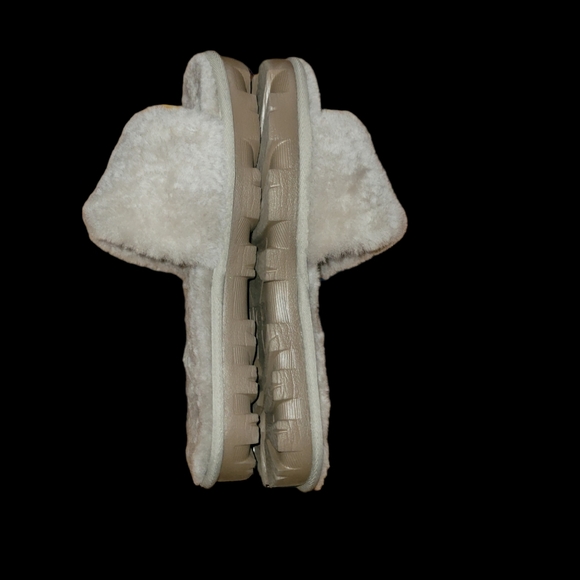 Ugg slides - Picture 3 of 3